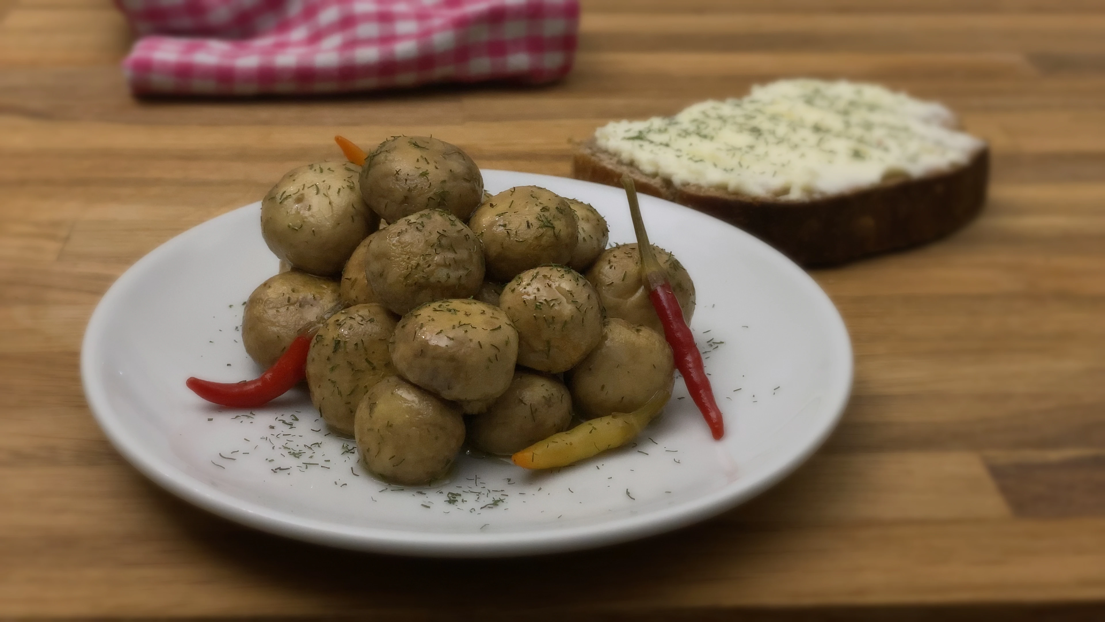 Quick pickled button mushrooms